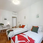 The Dreamers Mansion - Ticinese Bocconi Area Daire Milano